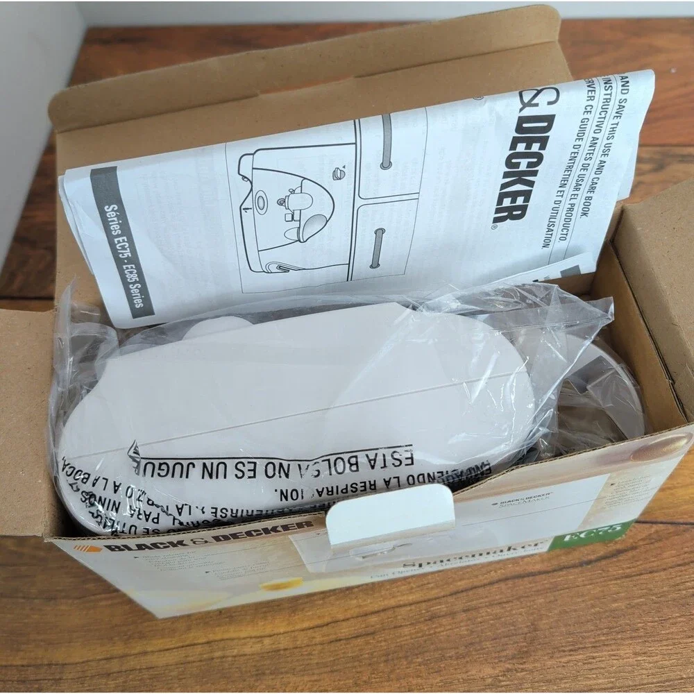 Black & Decker SpaceMaker Under Cabinet Auto Can Opener EC75 White Open Box NEW!